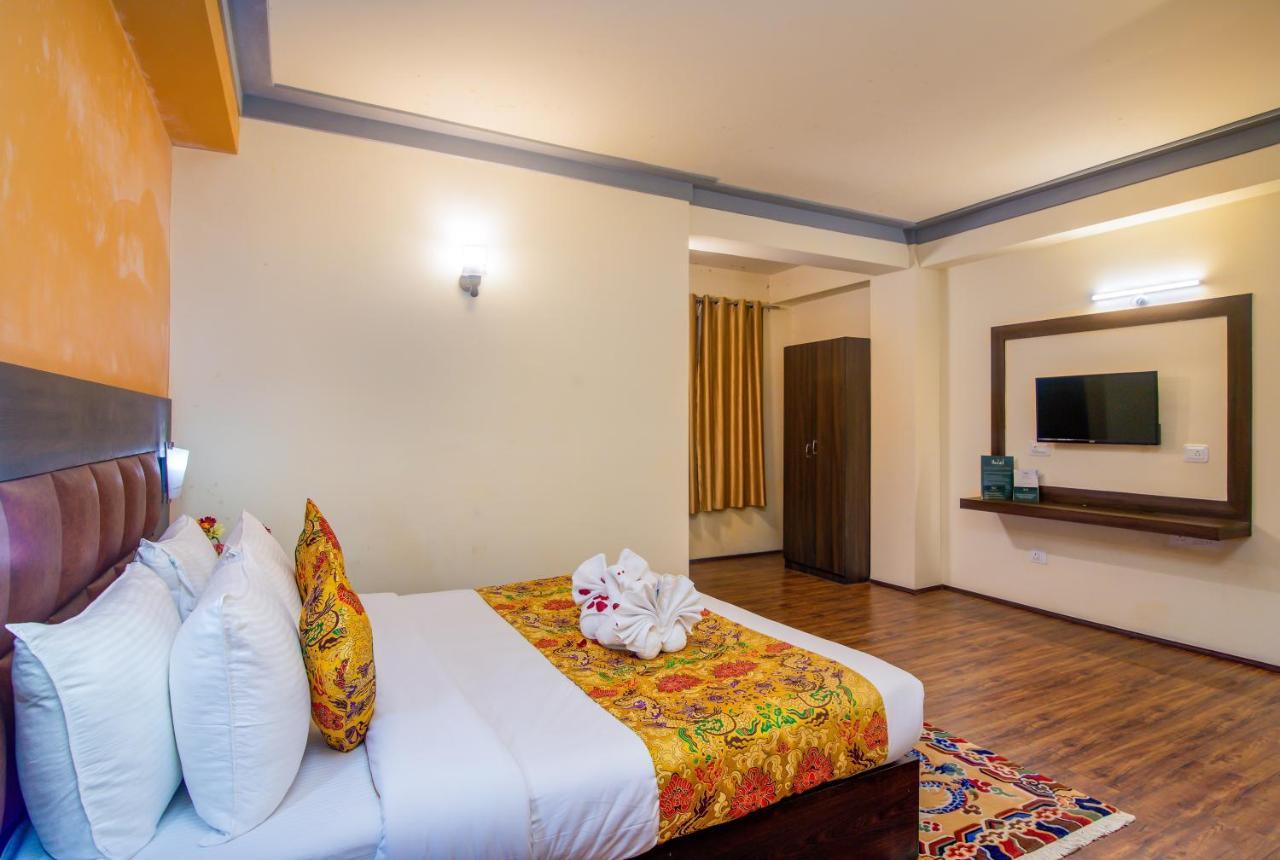Muscatel Grand Silkroute - 300 Mts From Mg Marg Gangtok Exterior foto