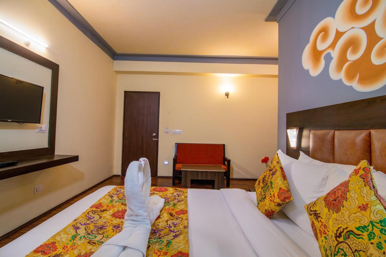 Muscatel Grand Silkroute - 300 Mts From Mg Marg Gangtok Exterior foto